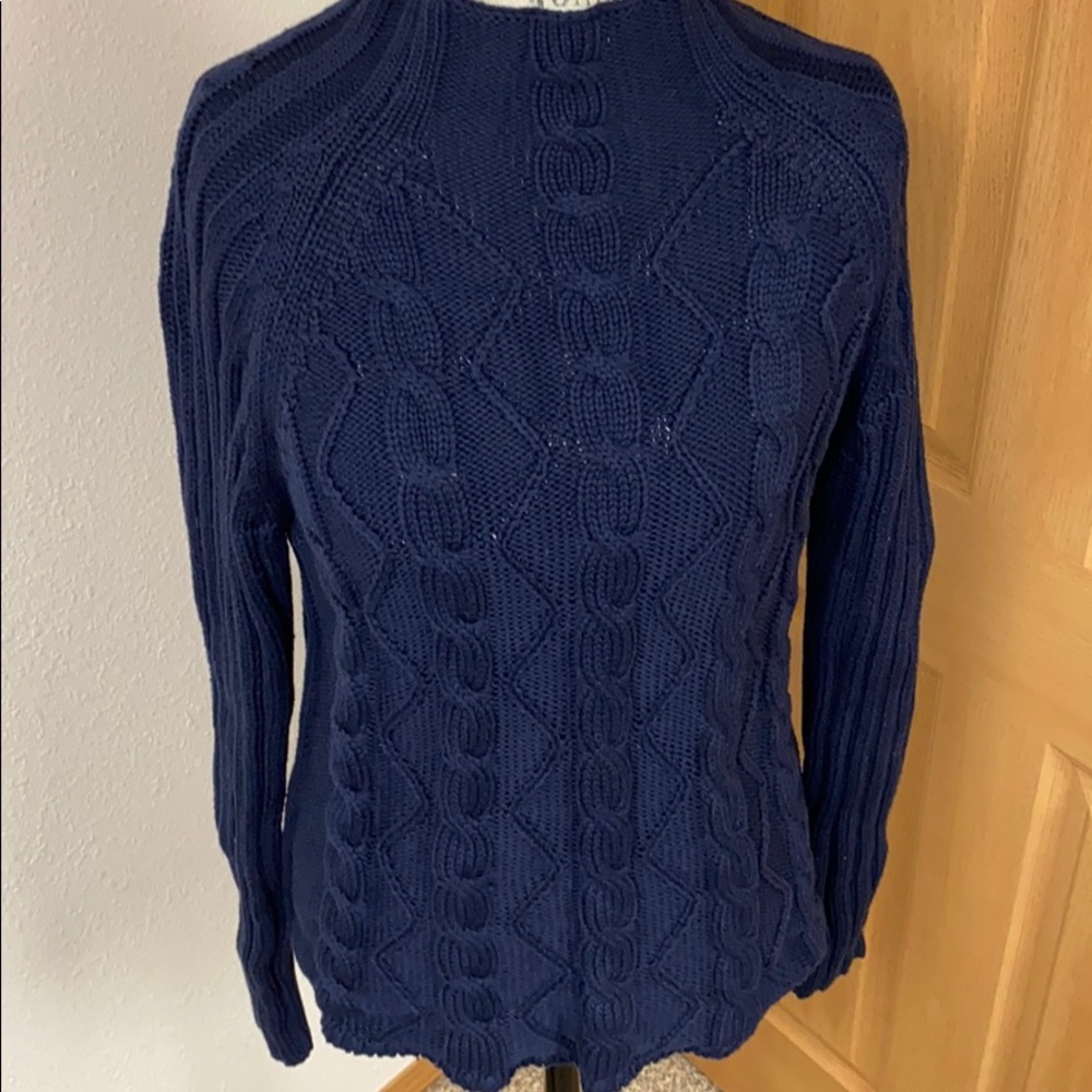 💥3/$15 GUC. Blue mock neck sweater